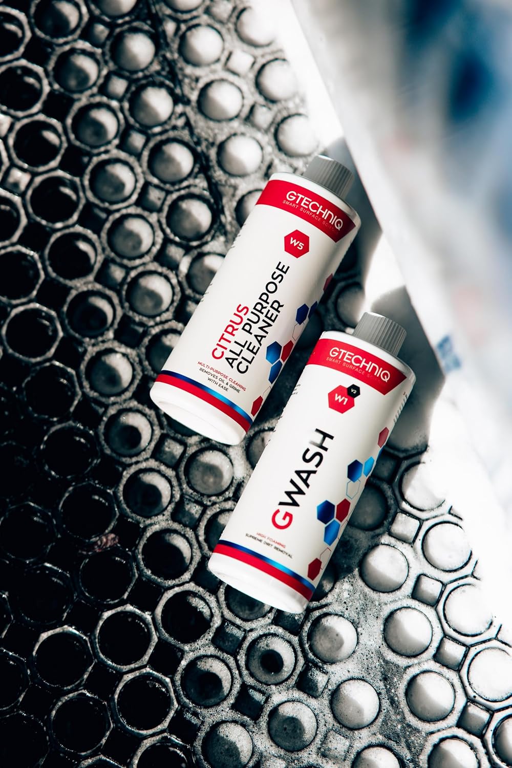 Gtechniq Essential Car Wash Kit, Car Cleaning Kit with Car Shampoo, Wheel Cleaner, Microfiber Car Wash Mitt and Microfiber Towel, Car Accessories for Highly Effective Cleaning