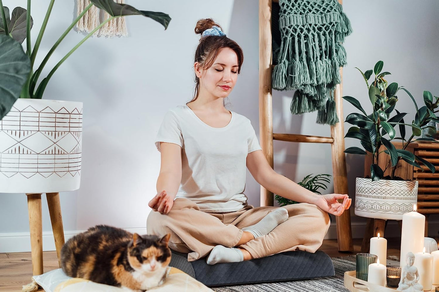 Kölbs Extra Large Seat Cushion Stylish Plush Velvet Cover XL Memory Foam for Office Chair, Floor Pillow Back Pain Coccyx Bruise Relief Carry Handle