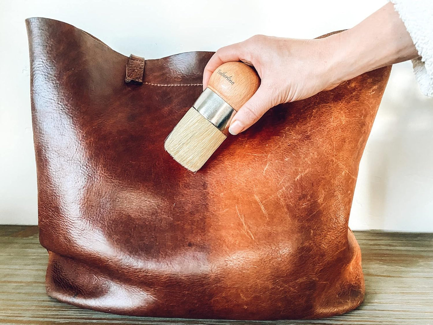 Skidmore’s Leather Cream: All-Natural, Non-Toxic Leather Conditioner, Made in USA Since 1984. Water Repellent Formula Restores Leather Couches, Car Seats, Boots, Shoes, Purses, Bags, Tack. 16 Oz