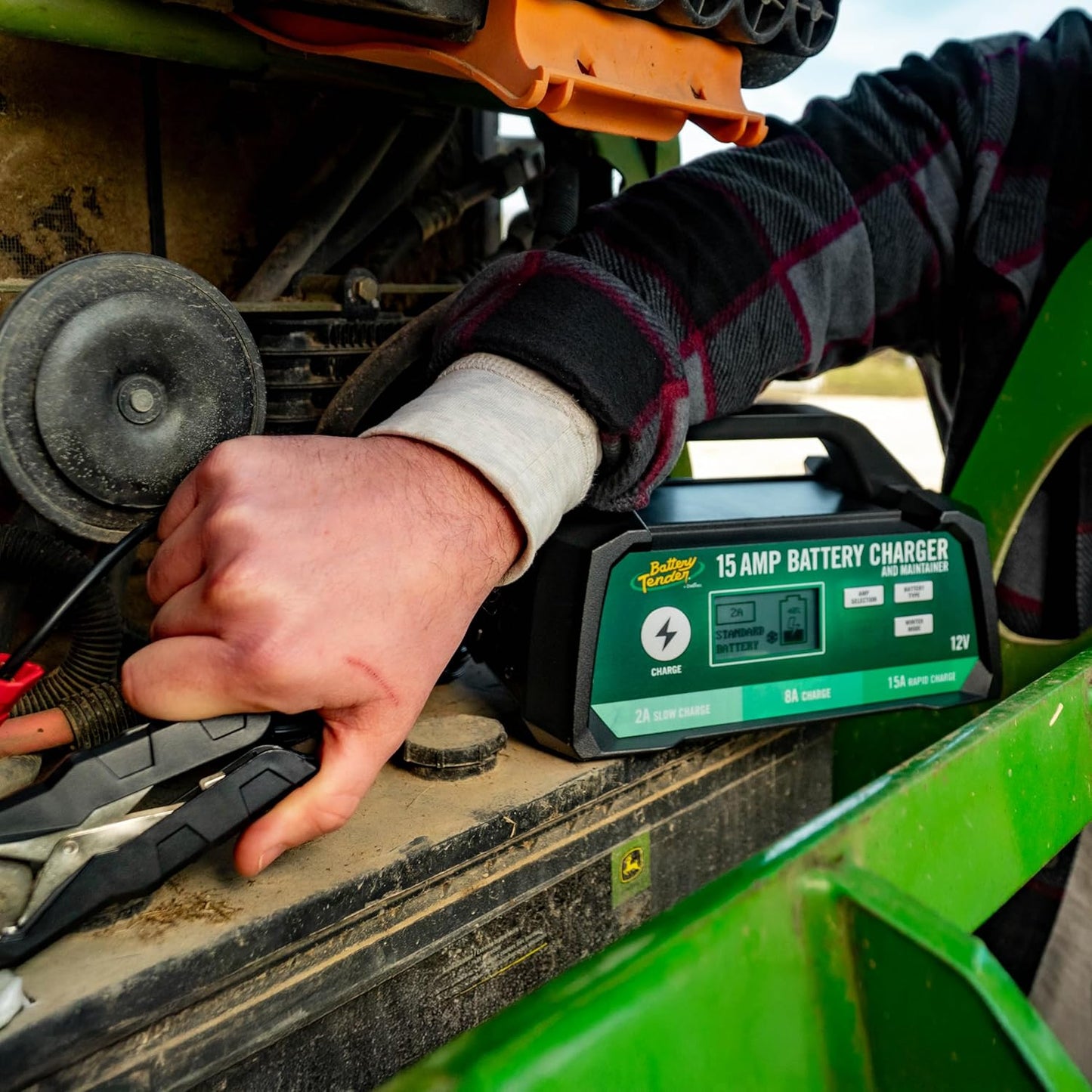 Battery Tender 15 AMP Battery Charger and Maintainer - 12V Switchable 15 AMP / 8 AMP / 2 AMP - Selectable Chemistry Standard AGM Gel - LCD Display - 022-0234-DL-WH