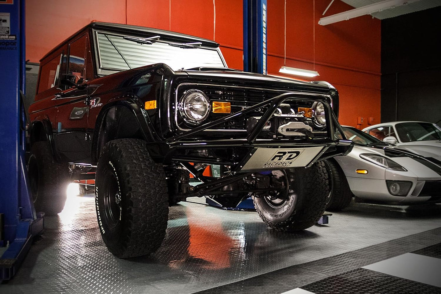 Big Floors RaceDeck Diamond Plate Design, Durable Interlocking Modular Garage Flooring Tile (Graphite, 48 Pack of 12 x 12" Tiles)