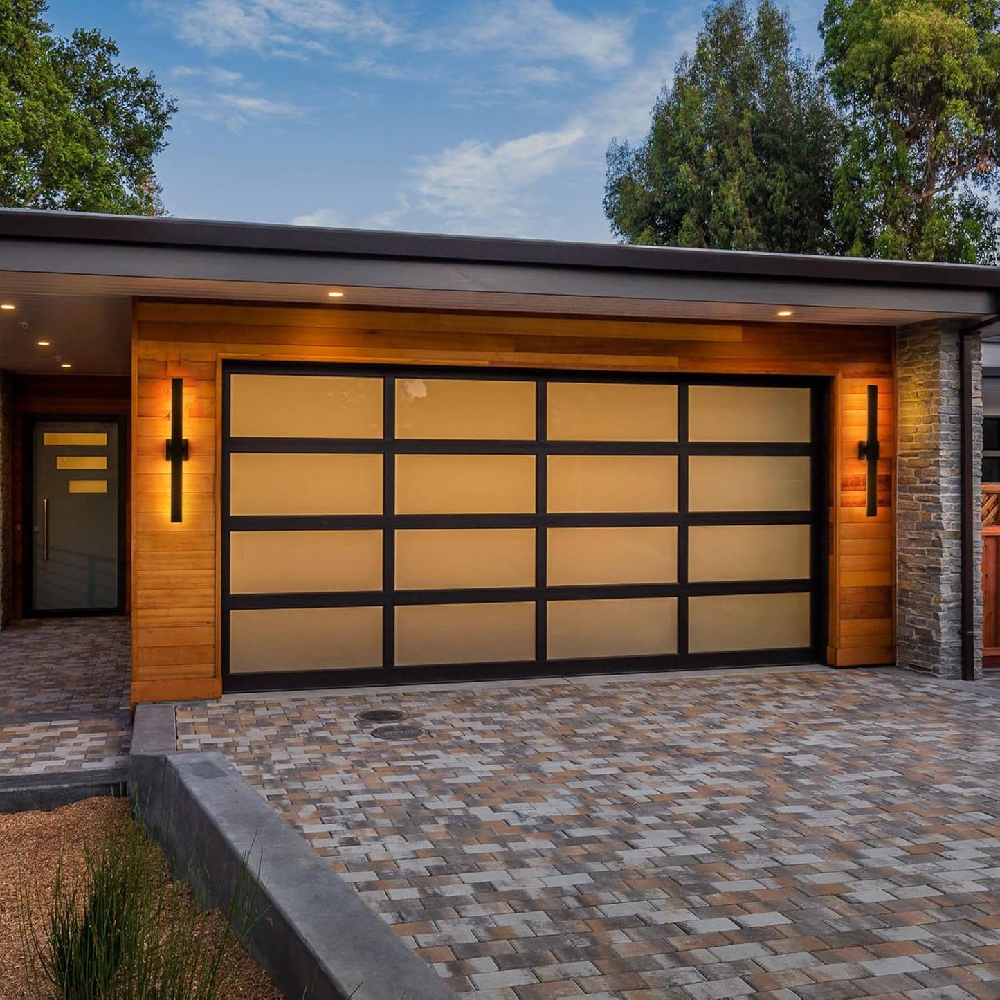 2-Packs Modern Outdoor Wall Lights 31.5" Long LED Outdoor Sconce Lights, Black Linear Exterior Wall Lighting for Porch & Patio Garage Entrance