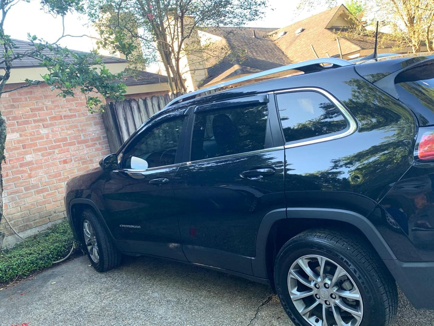 Side Window Deflector Visor Rain Guard,Outside Mount Tape-on Shatterproof Dark Smoke,4pc Window Shades fit for 2014-2022 Jeep Cherokee 94981